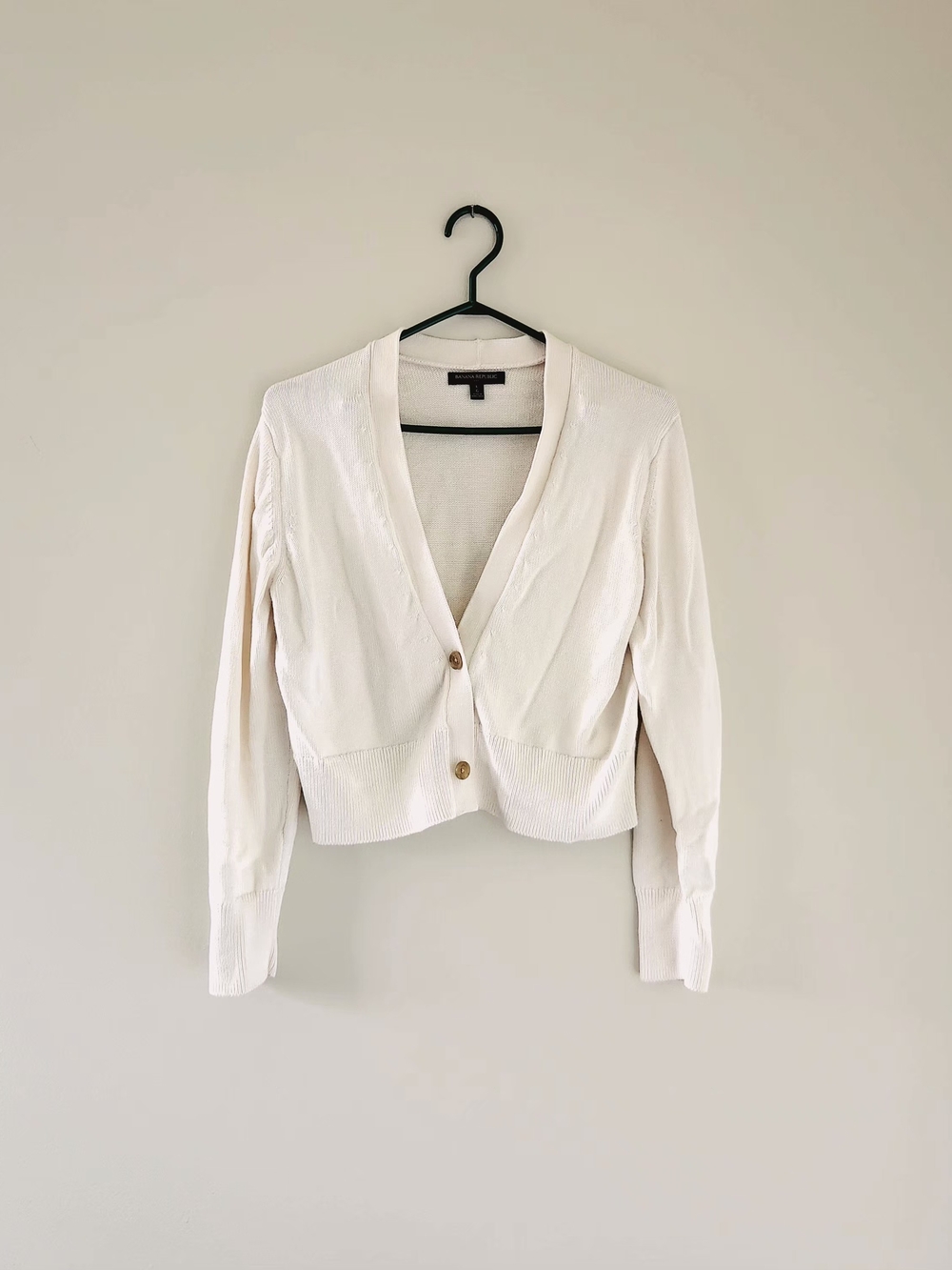 Banana Republic Cream Cropped V-Neck Cardigan